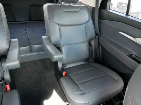 Used 2026 Ford Explorer Active w/ Active Comfort Package AWD/4WD image 14