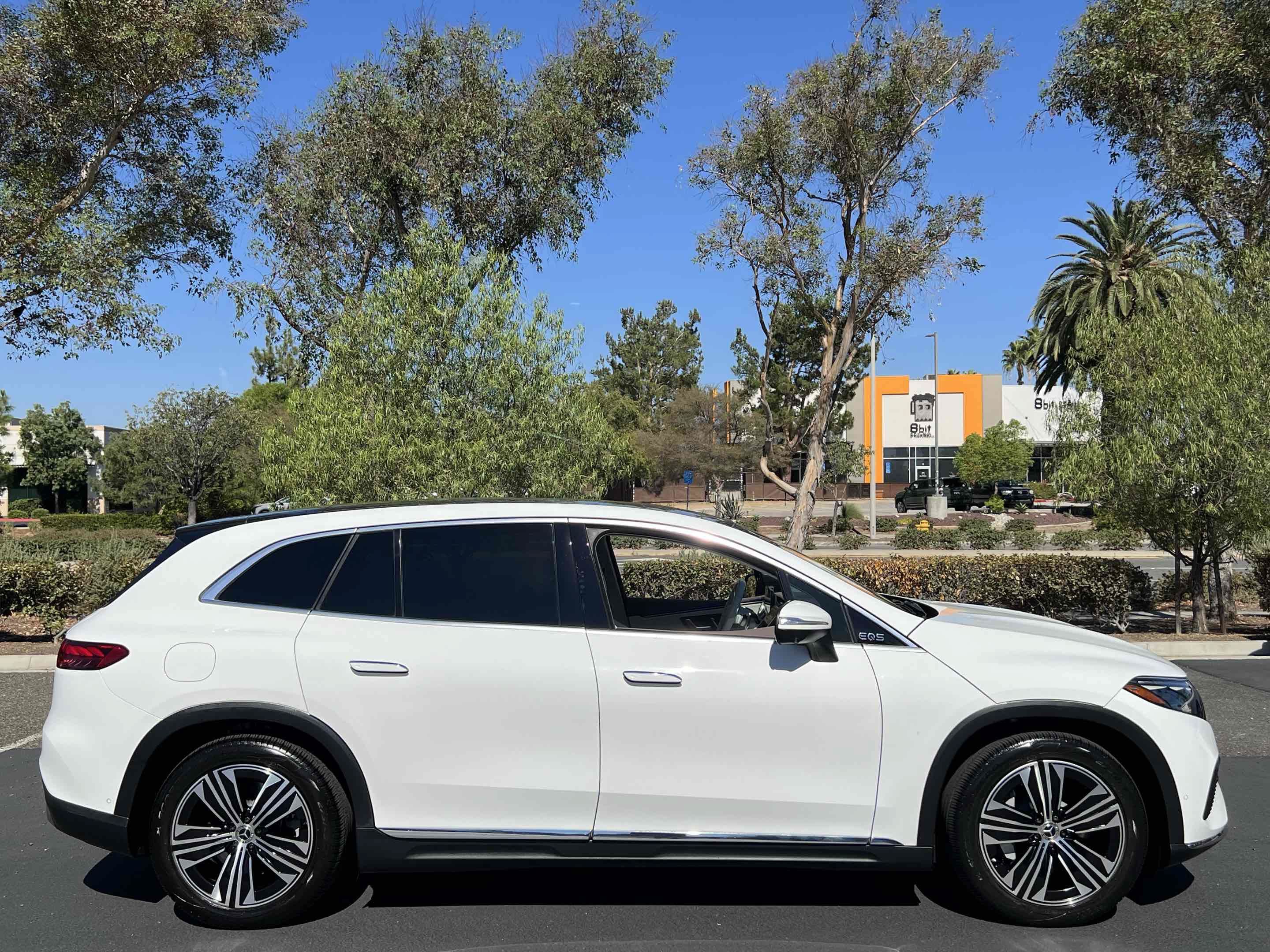 Used 2023 Mercedes-Benz EQS 450+ SUV image 17