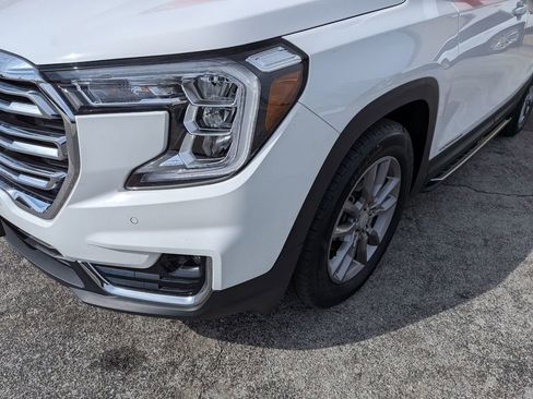 Used 2023 GMC Terrain SLT w/ Tech Package image 8