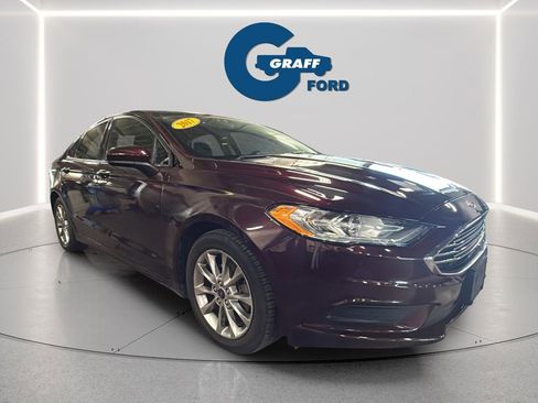 Used 2017 Ford Fusion SE FWD image 12