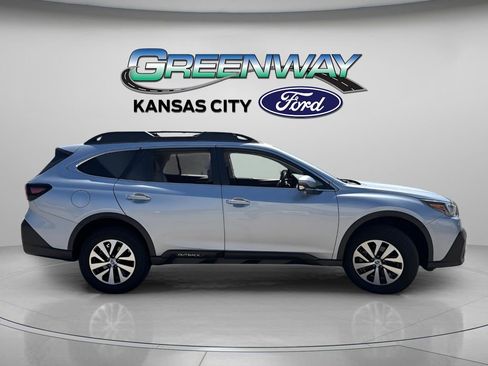 Used 2021 Subaru Outback Premium AWD/4WD image 7