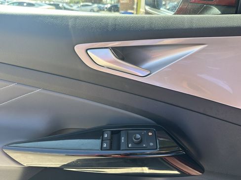 Used 2023 Volkswagen ID.4 S image 37