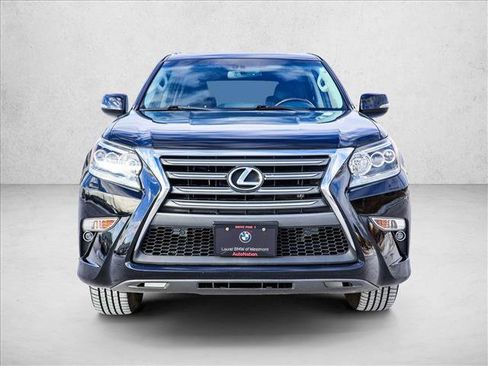 Used 2017 Lexus GX 460 Premium image 2