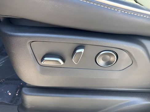 Used 2025 Cadillac Escalade Sport w/ LPO, ONYX Package image 10