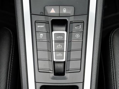 Used 2014 Porsche 911 Carrera image 18