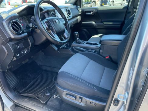 Certified 2021 Toyota Tacoma TRD Sport w/ Technology Package AWD/4WD image 10