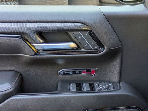 Used 2022 GMC Sierra 1500 AT4 w/ AT4 Preferred Package image 12