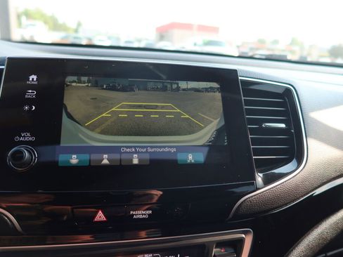 Used 2019 Honda Pilot Touring image 10