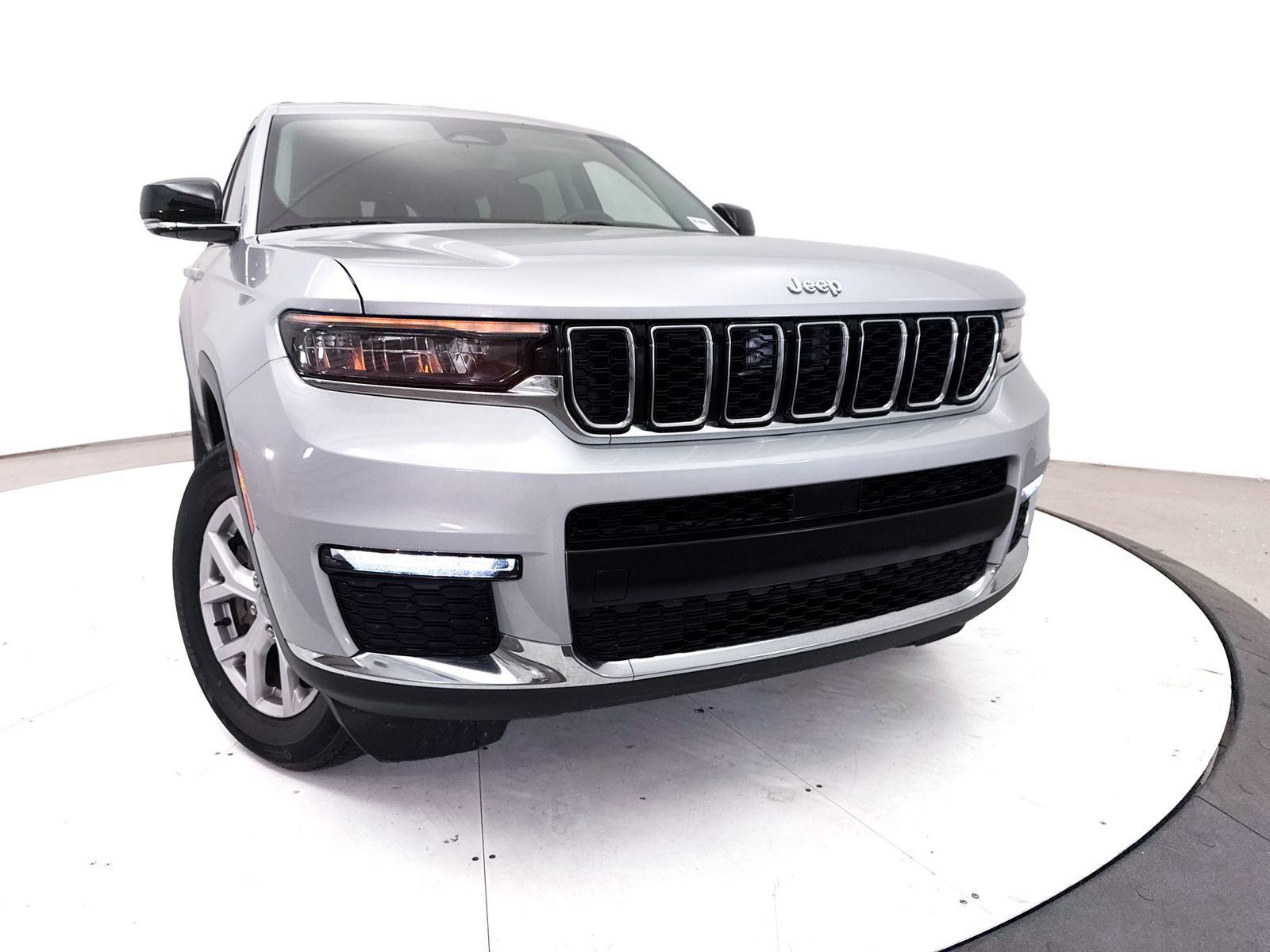 Used 2022 Jeep Grand Cherokee L Limited AWD/4WD image 8