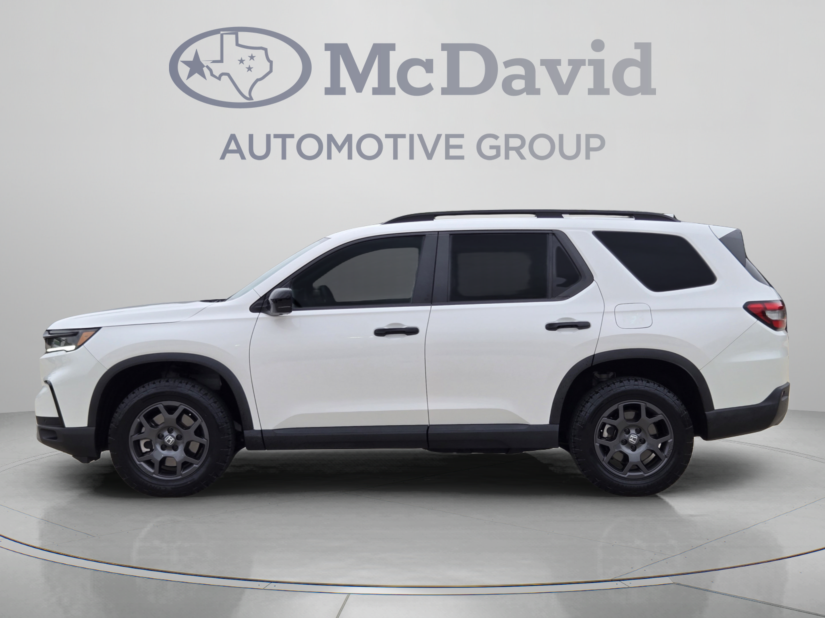Certified 2025 Honda Pilot TrailSport image 2
