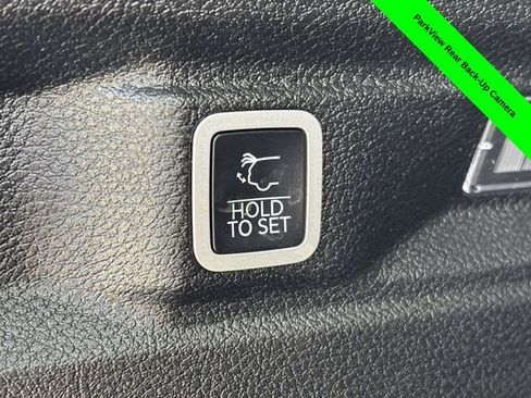 Used 2023 Jeep Grand Cherokee L Limited AWD/4WD image 38