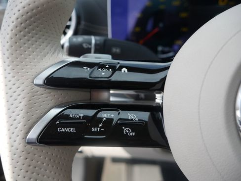 Used 2022 Mercedes-Benz E 450 4MATIC Cabriolet image 26