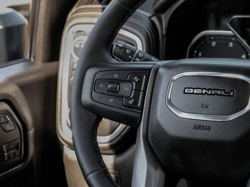 Used 2020 GMC Sierra 2500 Denali w/ Denali Ultimate Package AWD/4WD image 15