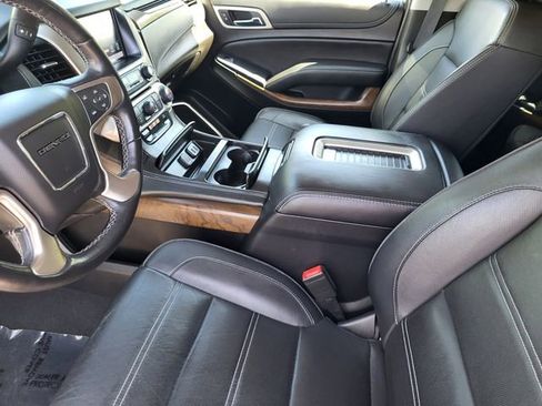 Used 2019 GMC Yukon XL Denali w/ Denali Ultimate Package AWD/4WD image 17