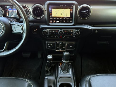 Used 2021 Jeep Gladiator Sport AWD/4WD image 8