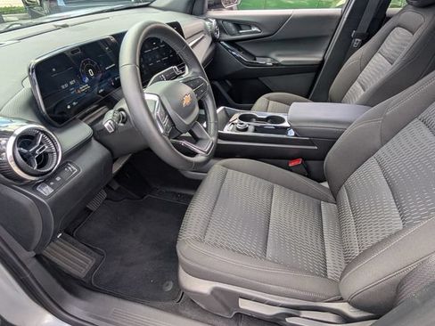 Used 2026 Chevrolet Equinox LT FWD image 10