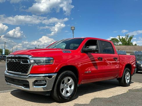 Used 2025 RAM 1500 Big Horn AWD/4WD image 2