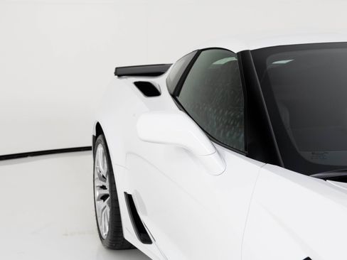 Used 2015 Chevrolet Corvette Z06 w/ 3LZ Preferred Equipment Group image 58