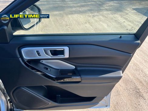 Used 2021 Ford Explorer Platinum w/ Equipment Group 601A image 38