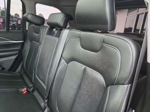 Used 2023 Jeep Grand Cherokee 4WD 4xe image 31