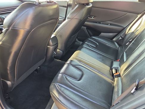 Used 2024 Hyundai Elantra Limited image 13