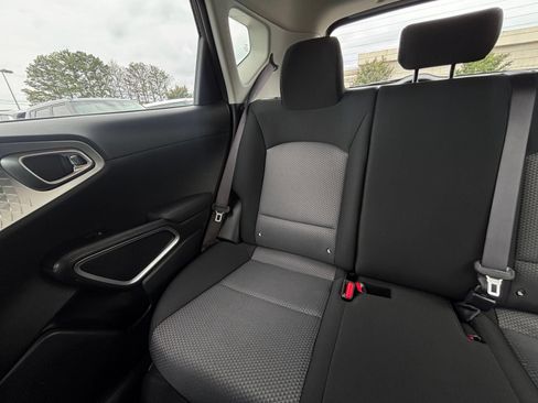 Used 2025 Kia Soul LX w/ LX Technology Package FWD image 37