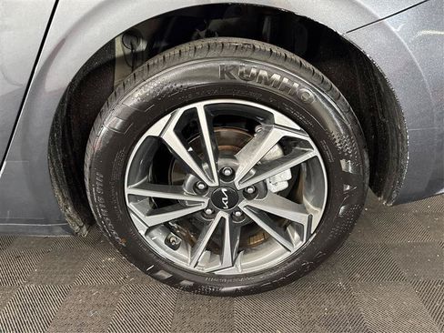 Used 2024 Kia Forte LXS FWD image 29