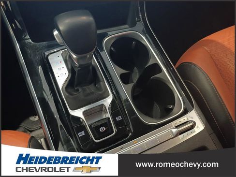 Used 2022 Kia Carnival SX Prestige image 26