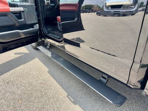 Used 2019 Ford F150 Platinum w/ Equipment Group 701A Luxury AWD/4WD image 38