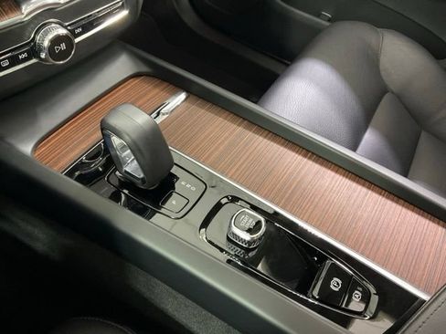 Certified 2024 Volvo XC60 B5 Plus w/ Climate Package AWD/4WD image 24