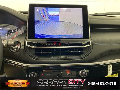 New 2026 Jeep Compass Latitude image 22