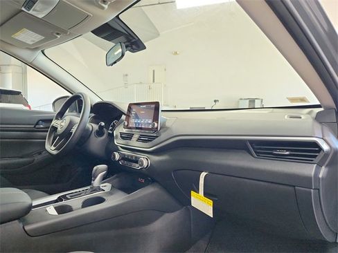 Used 2025 Nissan Altima 2.5 S image 29