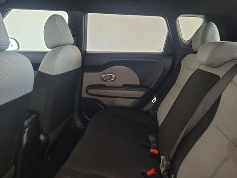 Used 2019 Kia Soul FWD image 18