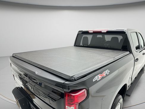 Used 2025 Chevrolet Silverado 1500 LT AWD/4WD image 11