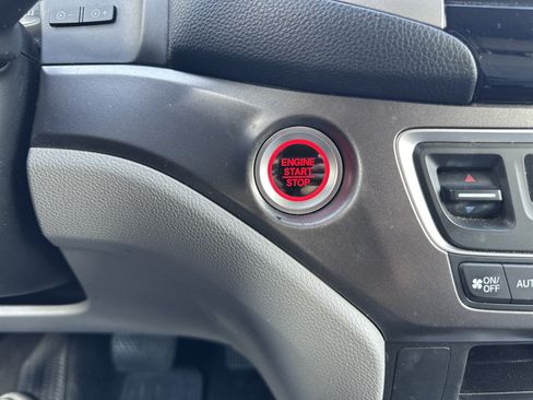 Used 2017 Honda Pilot EX image 23