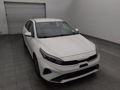 Used 2023 Kia Forte LXS FWD image 14