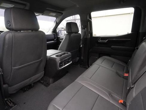 Used 2023 GMC Sierra 1500 SLT w/ SLT Premium Package image 32