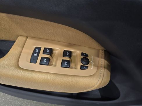 Used 2018 Volvo XC60 T6 Inscription w/ Convenience Package image 29