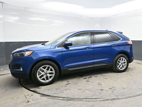 Used 2023 Ford Edge SEL w/ Convenience Package image 3