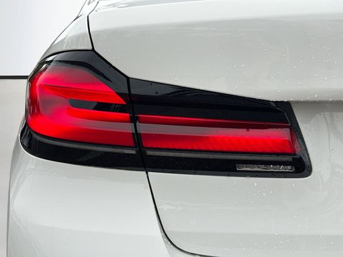 Used 2022 BMW 540i w/ Premium Package image 10