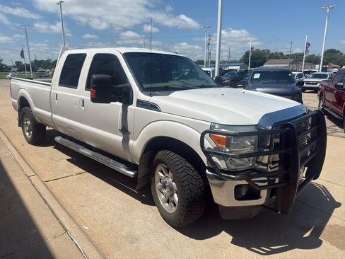 Used 2016 Ford F350 Lariat w/ Lariat Interior Package AWD/4WD image 4