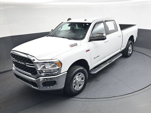 Used 2022 RAM 2500 Big Horn AWD/4WD image 36