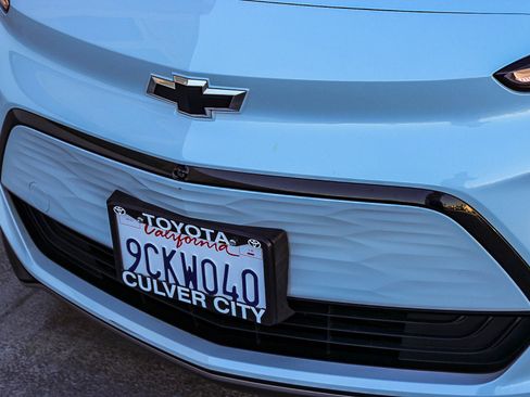 Used 2022 Chevrolet Bolt EUV Premier w/ Sun & Sound Package image 6