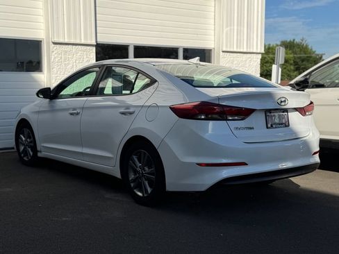 Used 2018 Hyundai Elantra SEL w/ Cargo Package FWD image 2