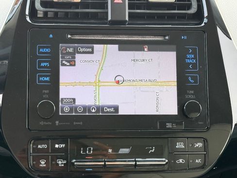 Used 2017 Toyota Prius Prime Plus w/ Preferred Accessory Package FWD image 21