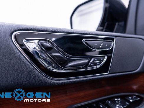 Used 2022 Lincoln Navigator Reserve AWD/4WD image 21