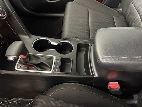 Used 2022 Kia Sportage LX image 29