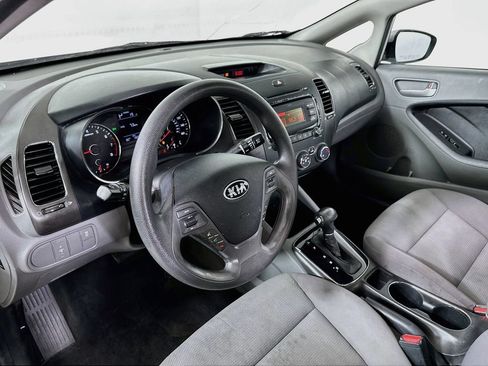 Used 2017 Kia Forte LX FWD image 10