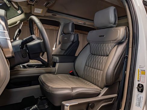 Used 2026 Ford F350 Platinum w/ Platinum Plus Package image 21