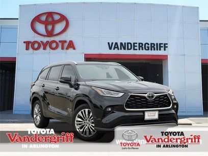 Used 2024 Toyota Highlander LE